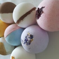 Relaxant de baie Bath Bomb parfumat și efervescent 200g